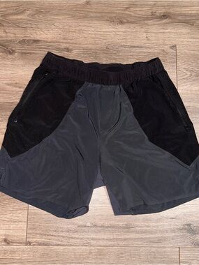 lululemon athletica Men's Black & Charcoal Athletic Shorts 6” inseam